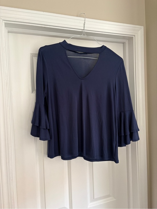 Francesca's Collections Tops - Francesca’s Miami Ruffle Navy Blouse Women’s Medium Feminine Flowy Top